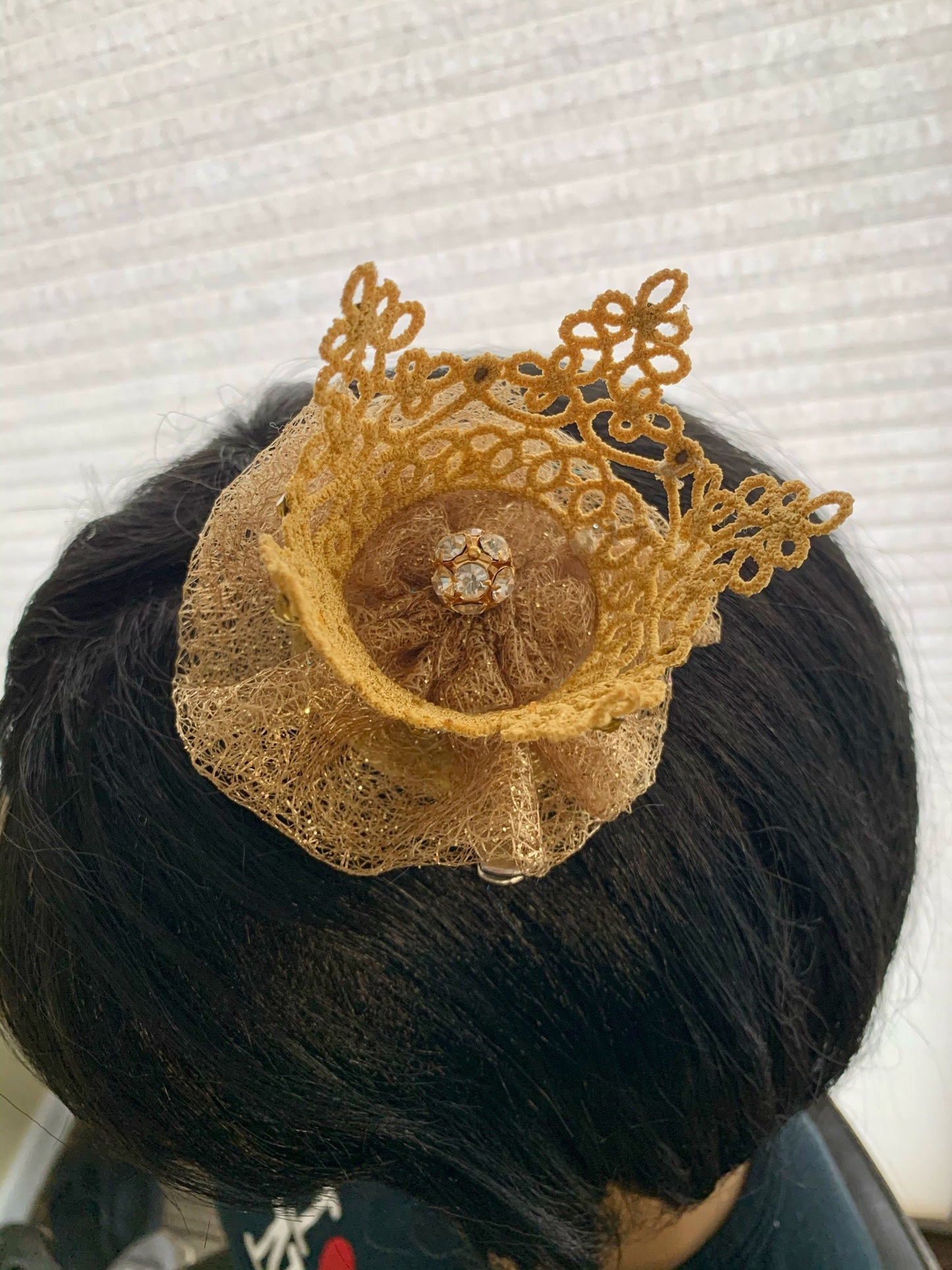 Made-to-Order Freestanding Lace Beautiful Machine Embroidered Crown Barrette