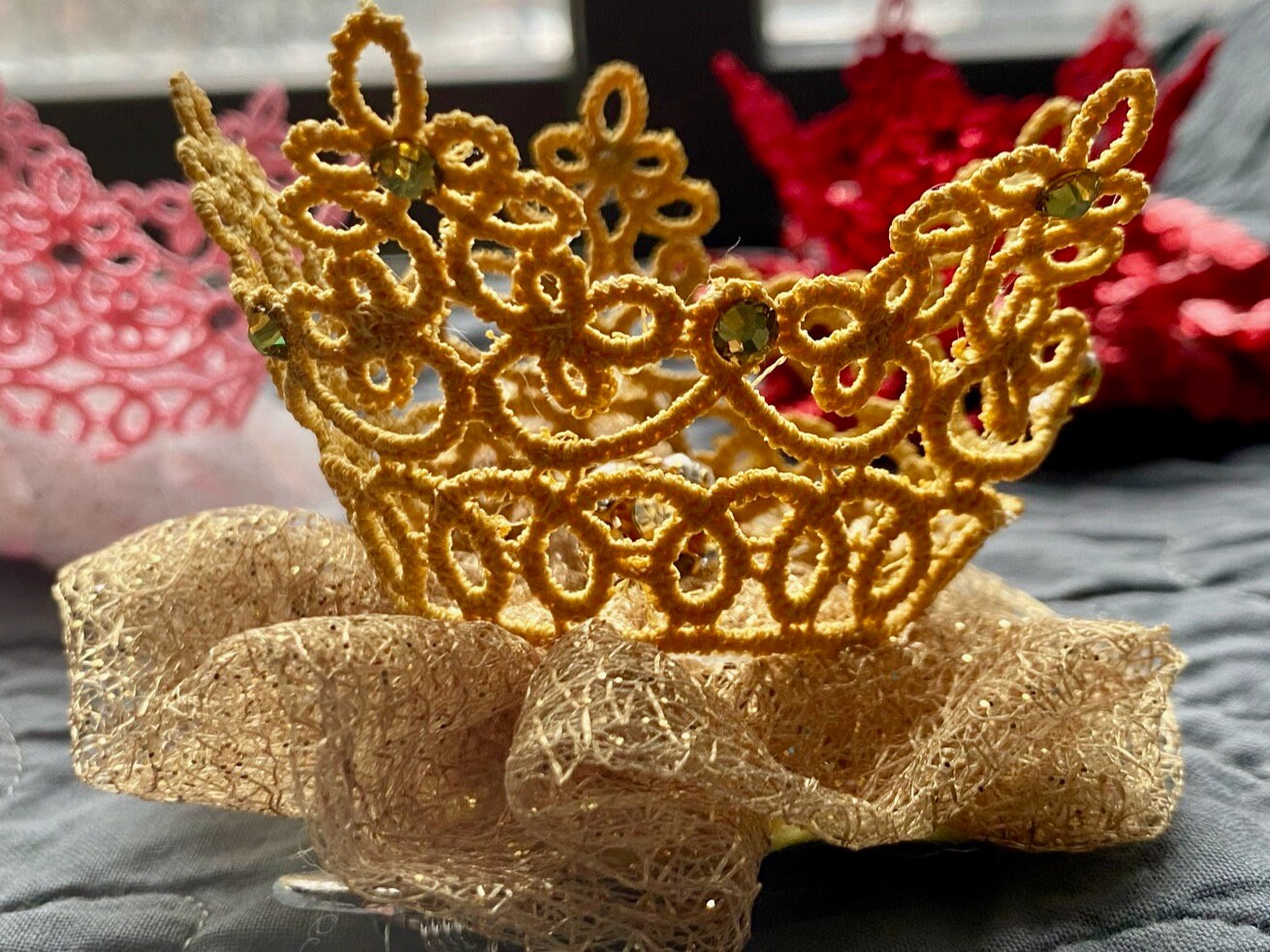 Made-to-Order Freestanding Lace Beautiful Machine Embroidered Crown Barrette