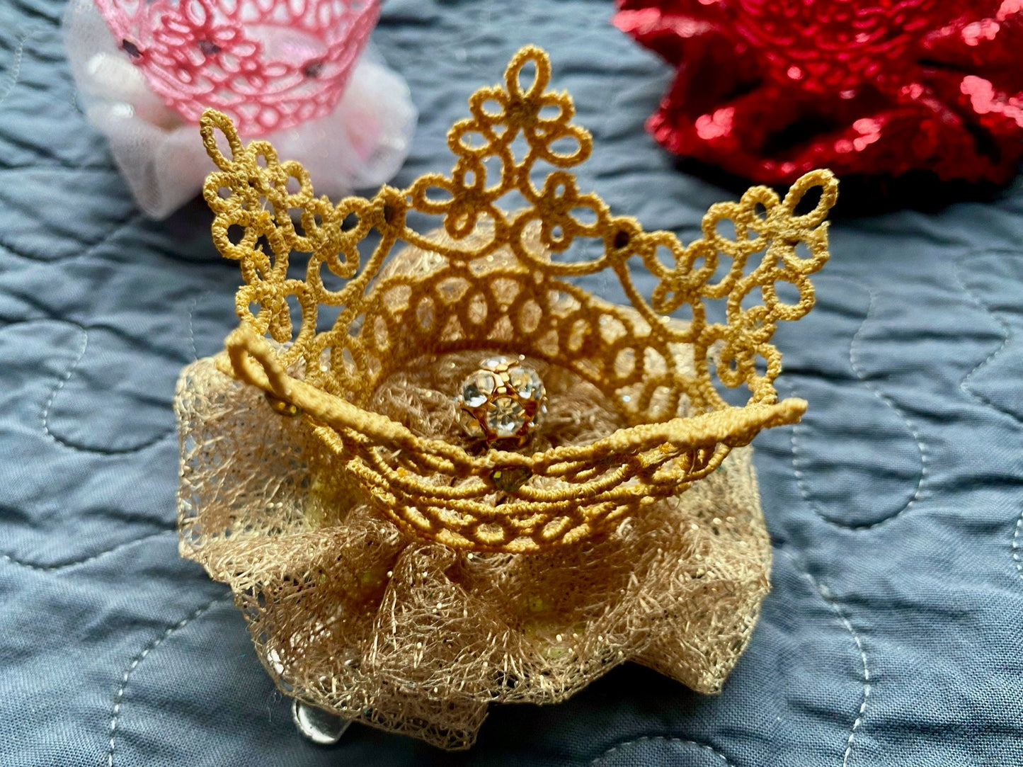 Made-to-Order Freestanding Lace Beautiful Machine Embroidered Crown Barrette