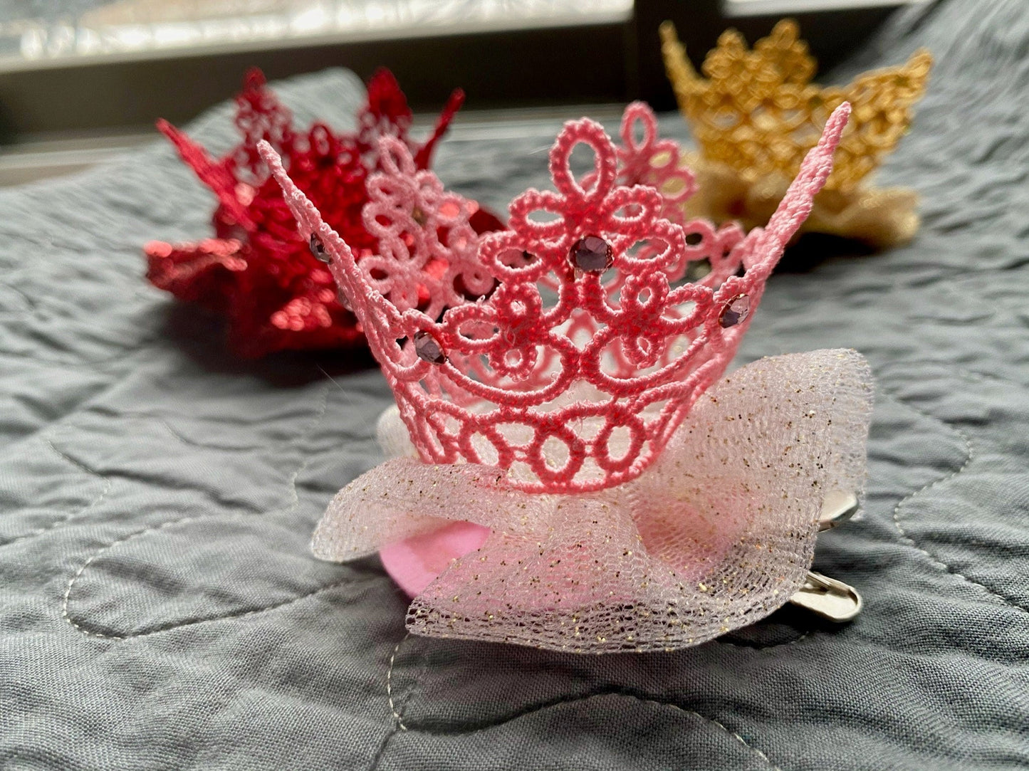 Made-to-Order Freestanding Lace Beautiful Machine Embroidered Crown Barrette